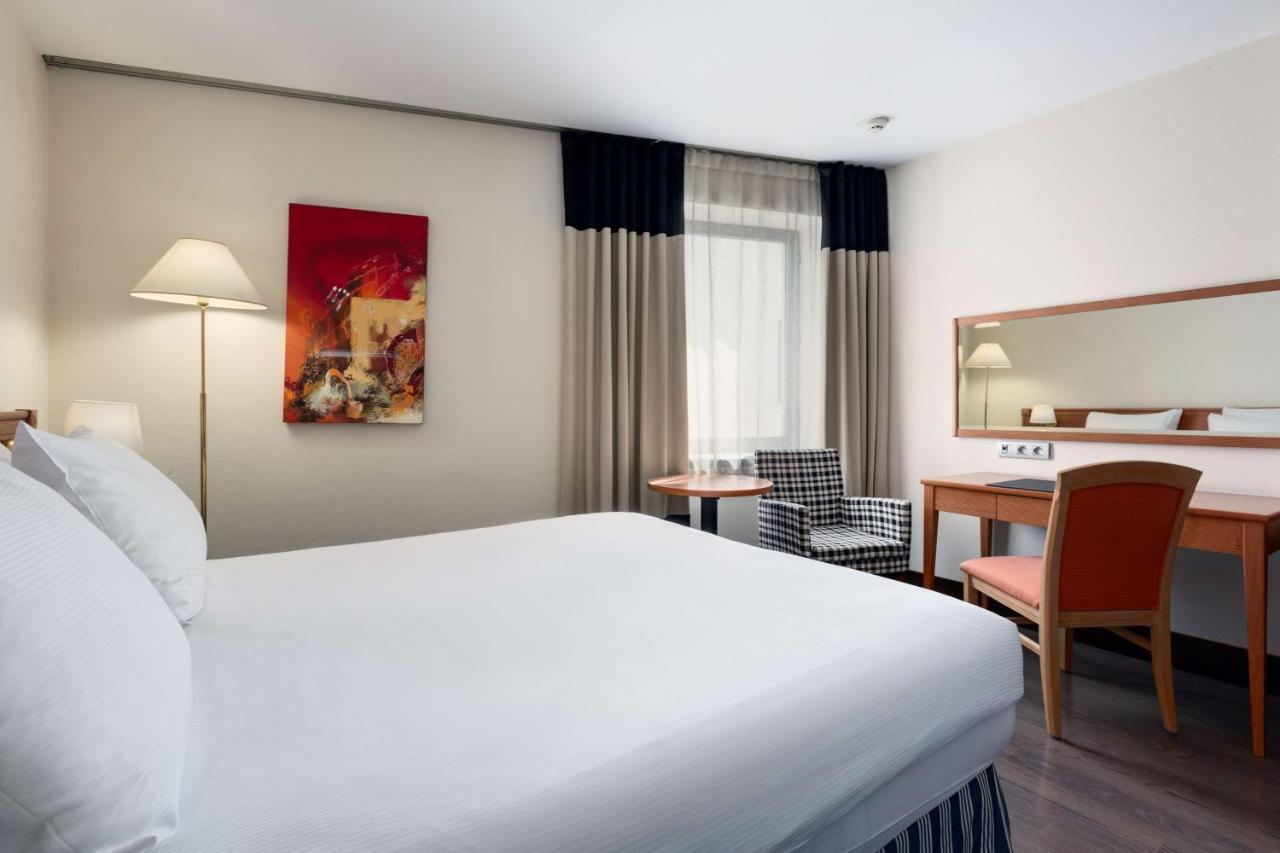 Nh Gent Sint Pieters Hotel Kültér fotó